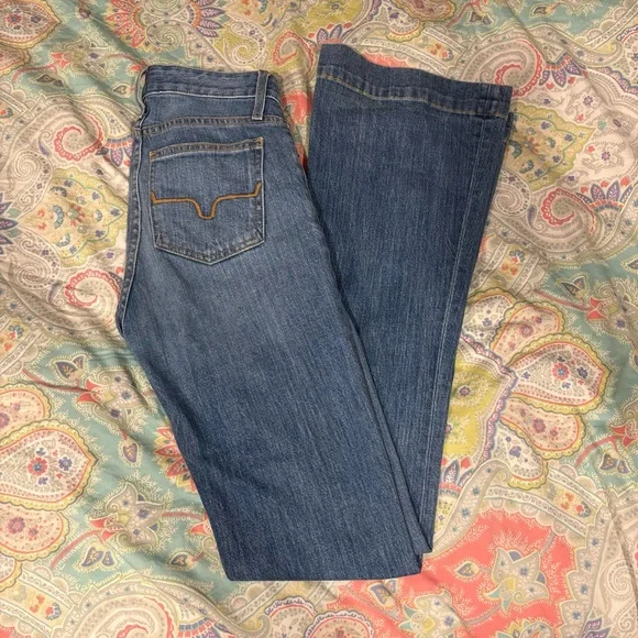 Jennifer Kimes - Picture 1 of 4